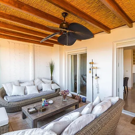 Penthouse Puerto Banus * ماربيا