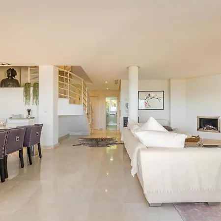 Penthouse Puerto Banus بيت للعطل