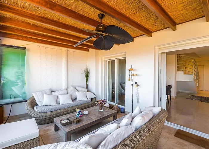 Penthouse Puerto Banus * ماربيا