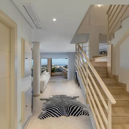Nyaraló Penthouse Puerto Banus